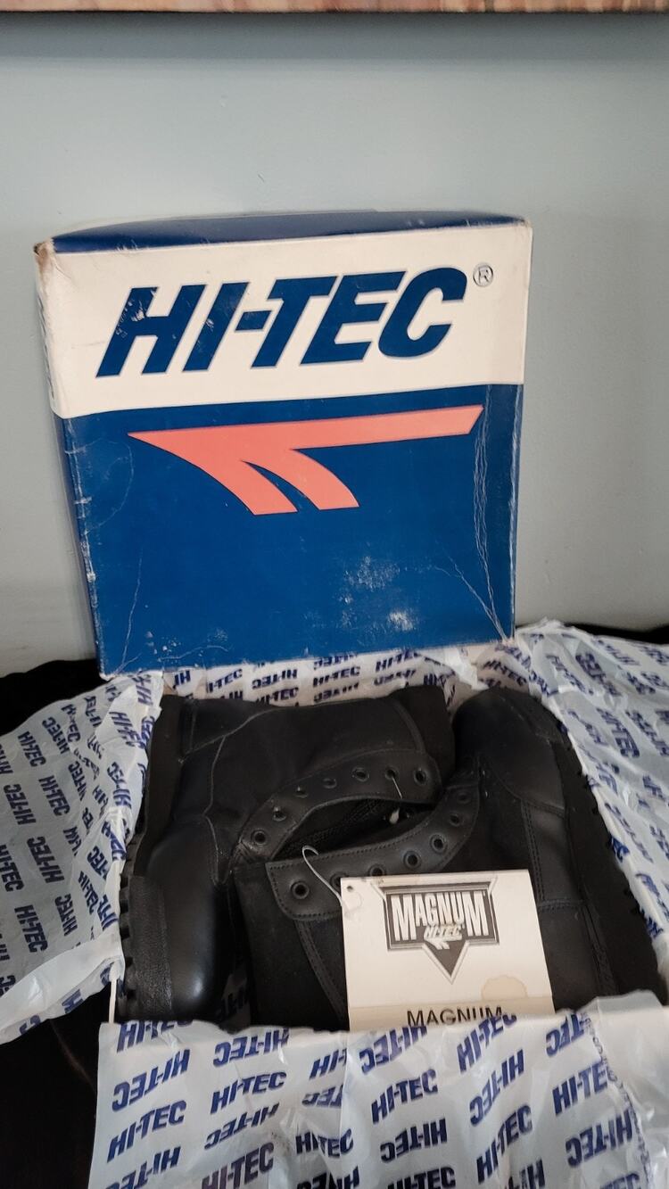 Hi-Tec Magnum Junior Tactical Boots Black Leather Size 6 Mens New In Box...